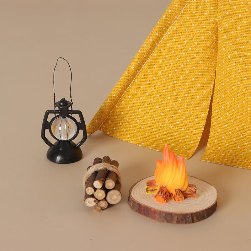 Outdoor Camping Items - Modèle de tente de camping à